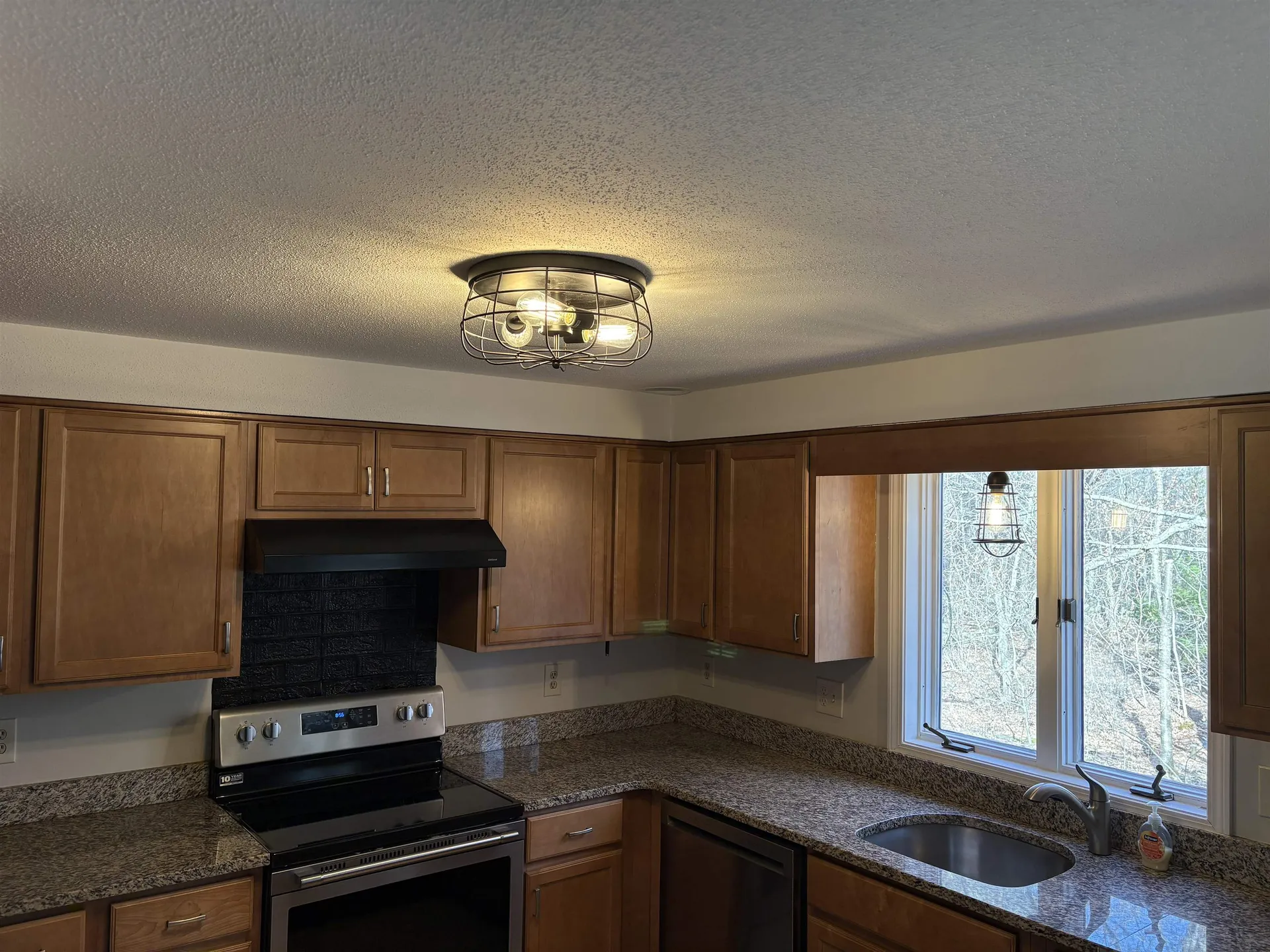 15 Bonnie Lane Derry NH 03038