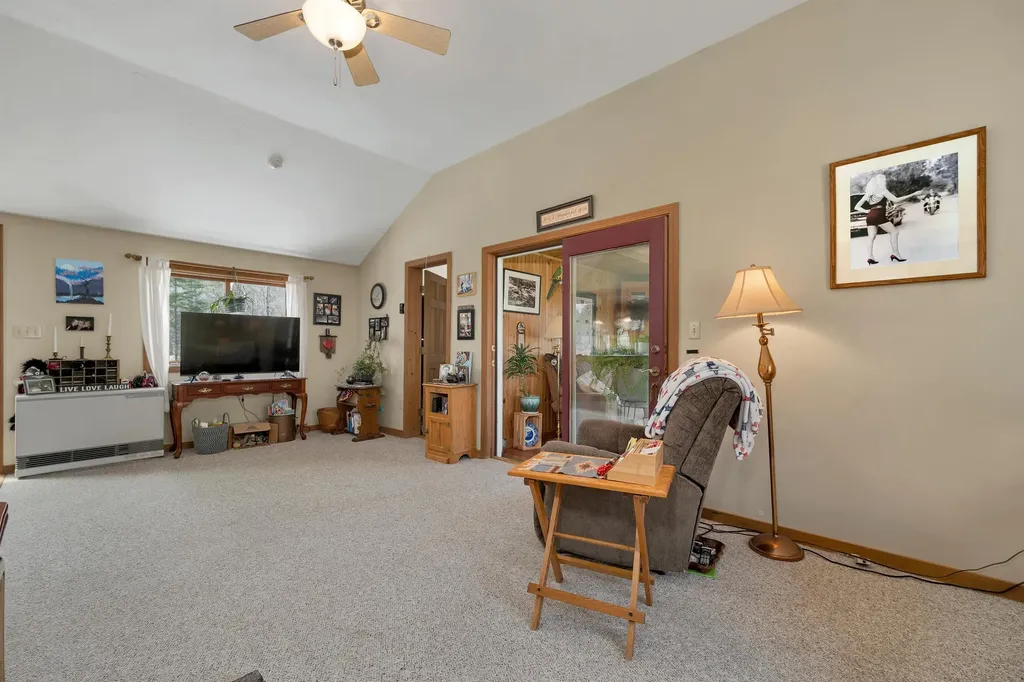 547 Texas Hill Road Plymouth NH 03264
