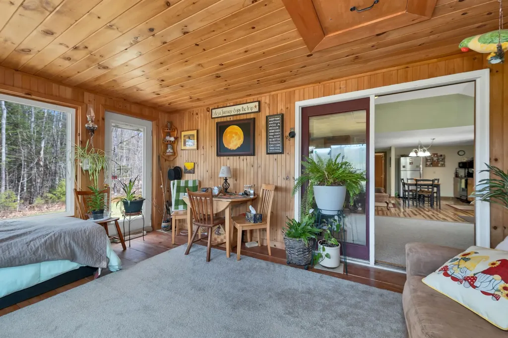547 Texas Hill Road Plymouth NH 03264