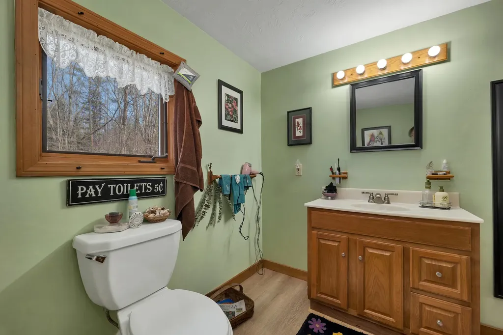 547 Texas Hill Road Plymouth NH 03264