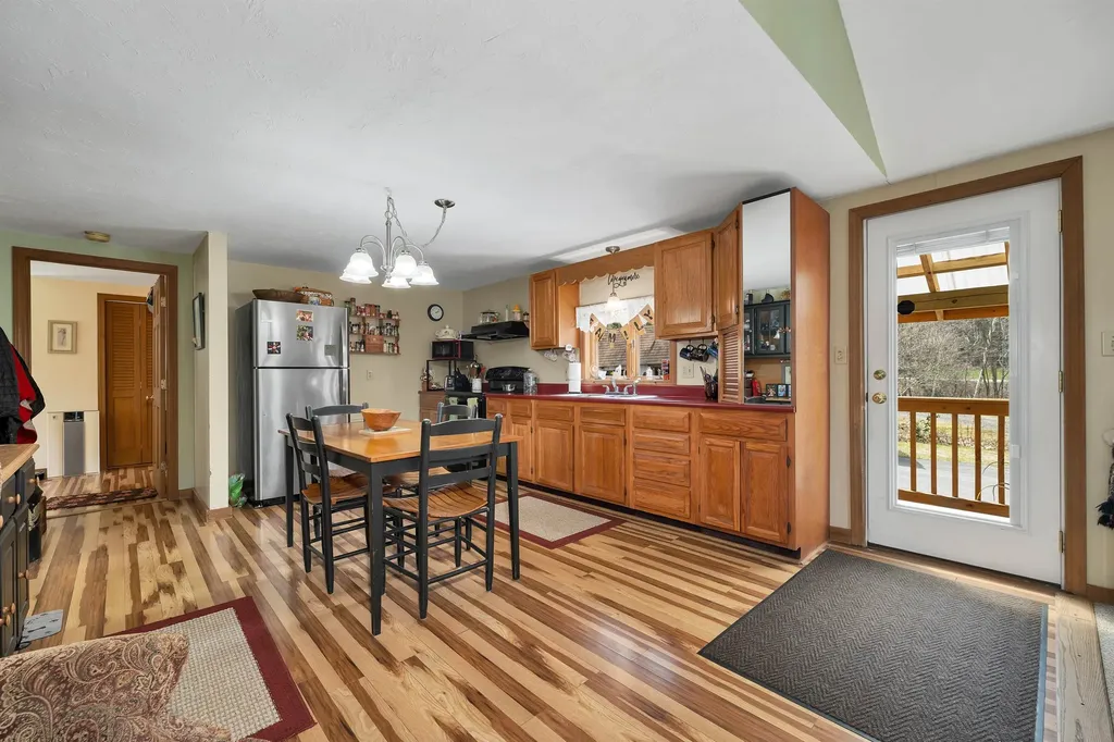 547 Texas Hill Road Plymouth NH 03264