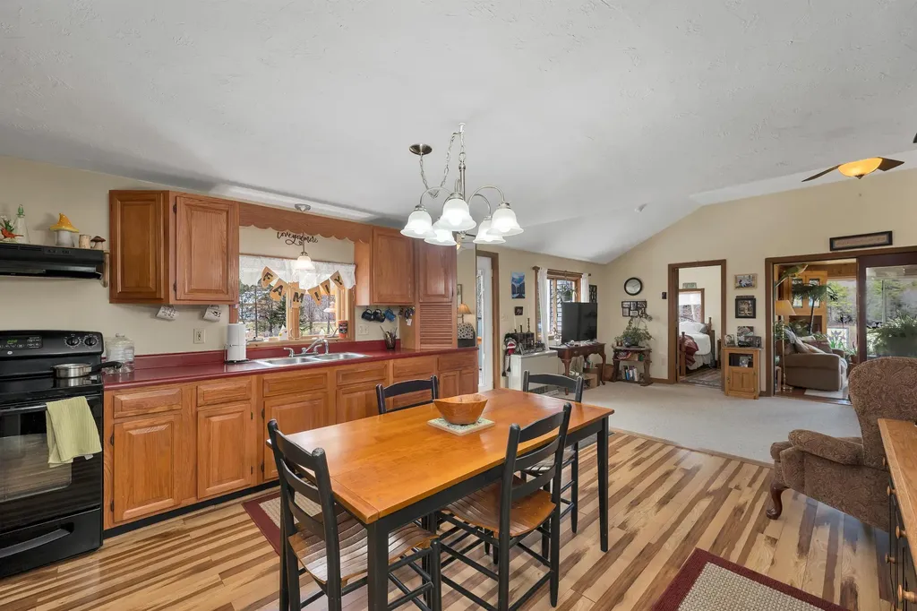 547 Texas Hill Road Plymouth NH 03264