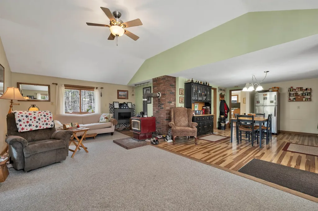 547 Texas Hill Road Plymouth NH 03264