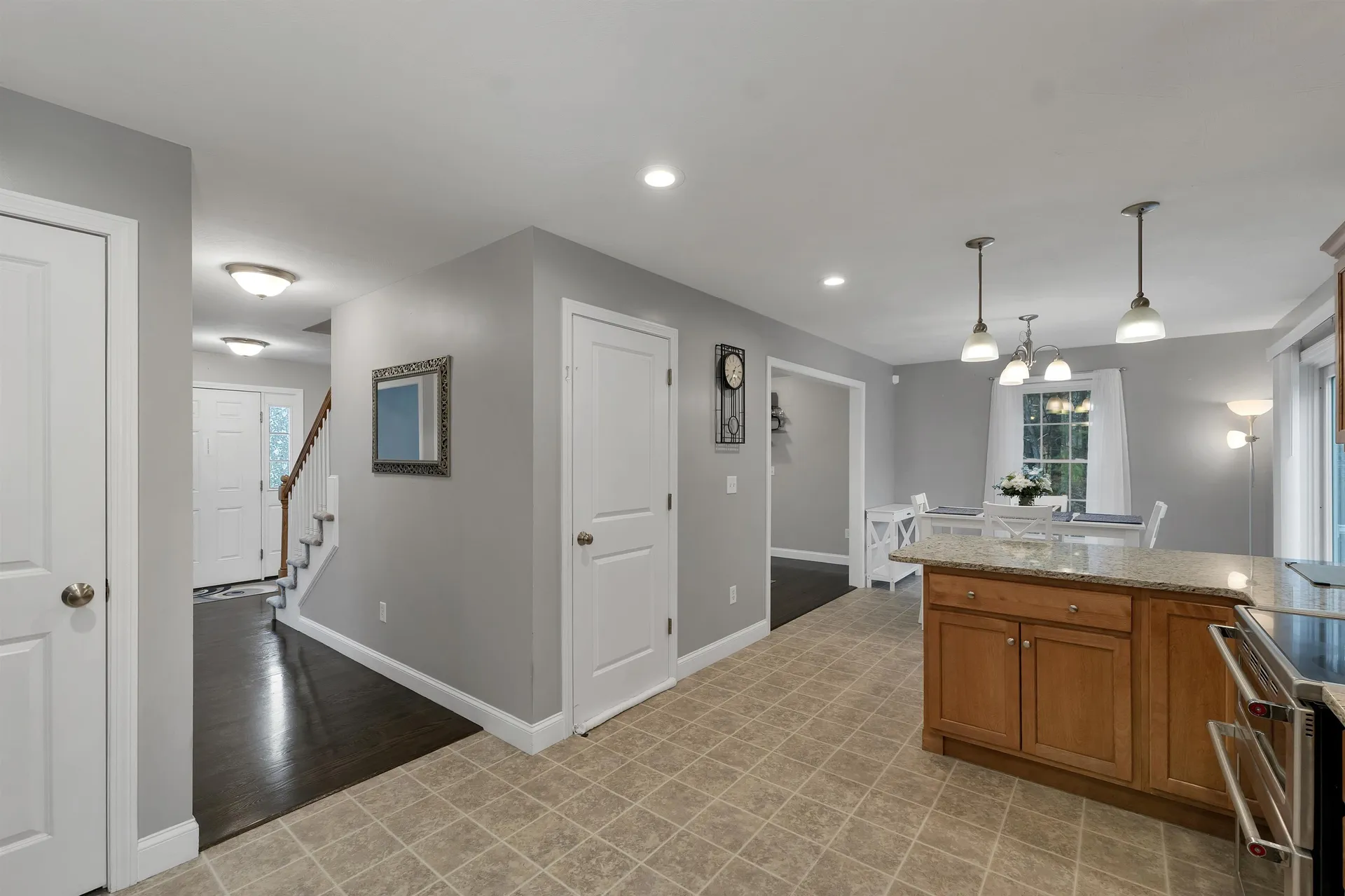 5 Berlang Road Londonderry NH 03053