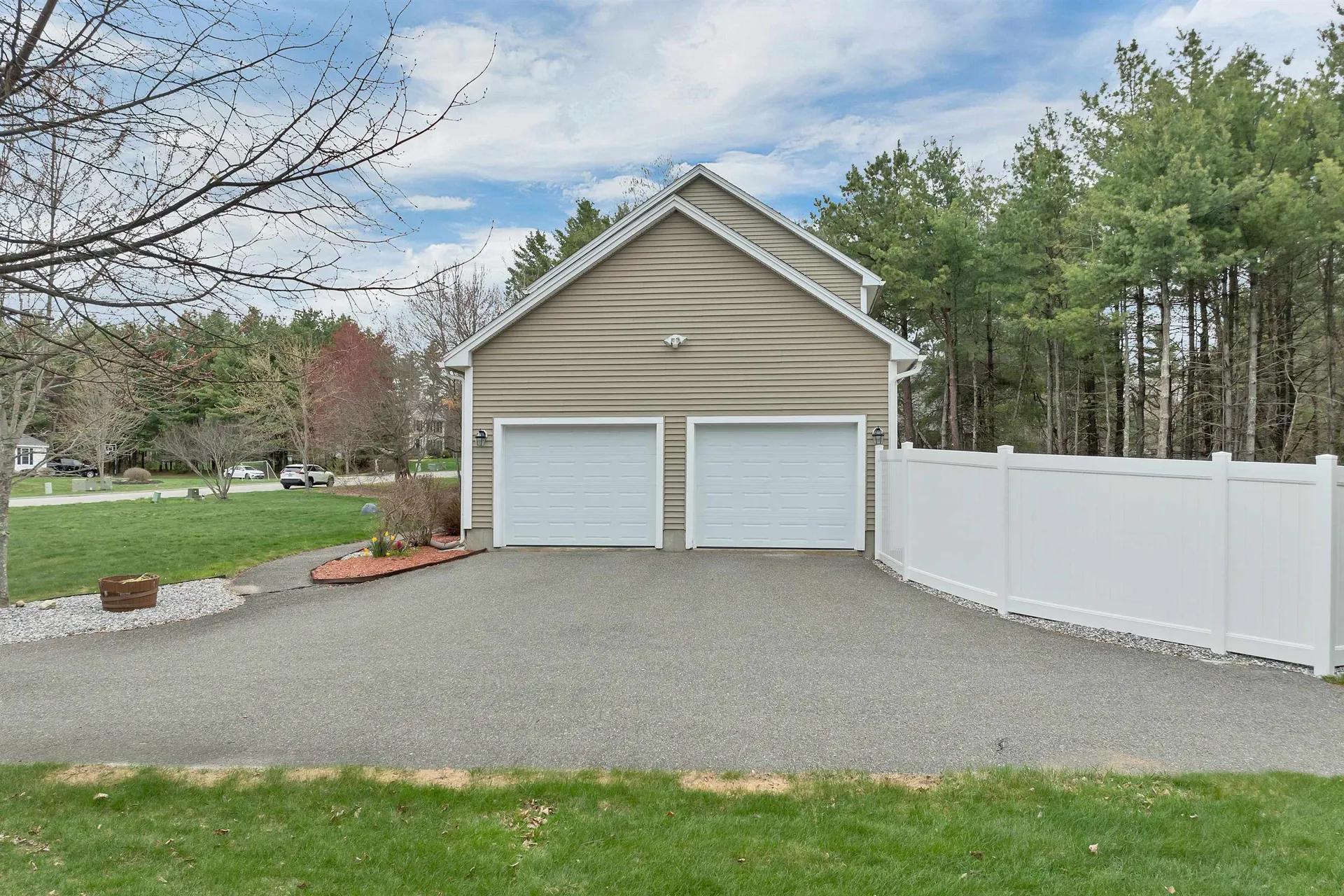 5 Berlang Road Londonderry NH 03053