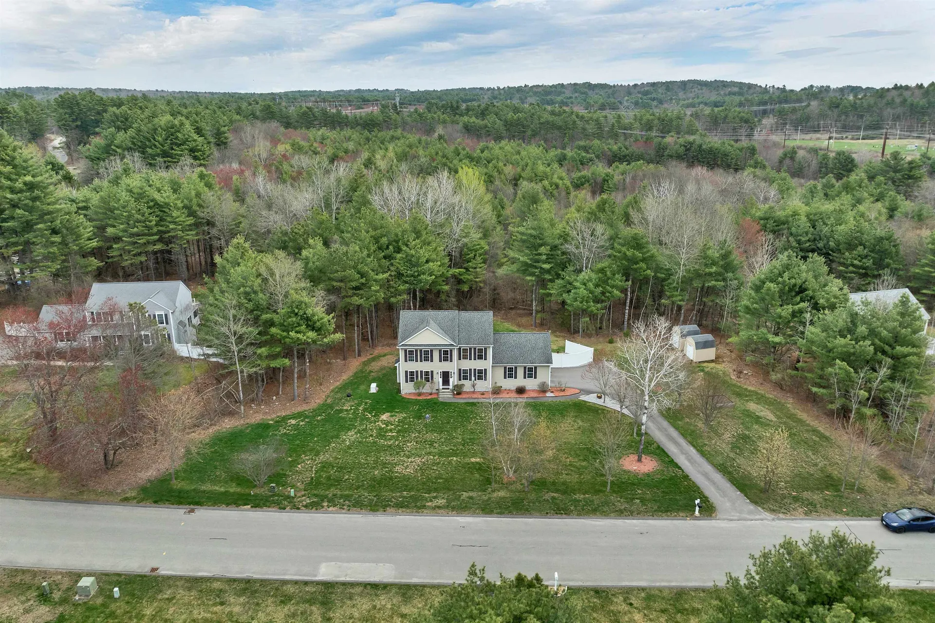 5 Berlang Road Londonderry NH 03053