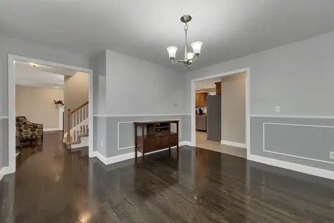 5 Berlang Road Londonderry NH 03053