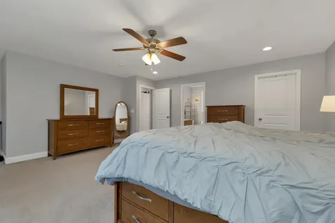 5 Berlang Road Londonderry NH 03053