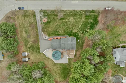 5 Berlang Road Londonderry NH 03053