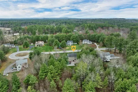 5 Berlang Road Londonderry NH 03053