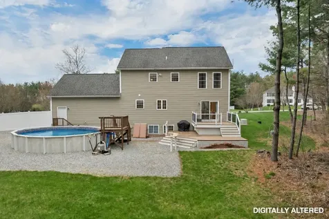 5 Berlang Road Londonderry NH 03053