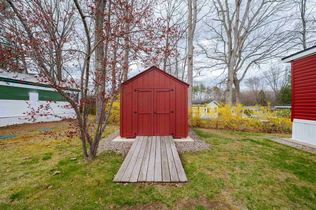7 S Dewberry Lane Rochester NH 03867