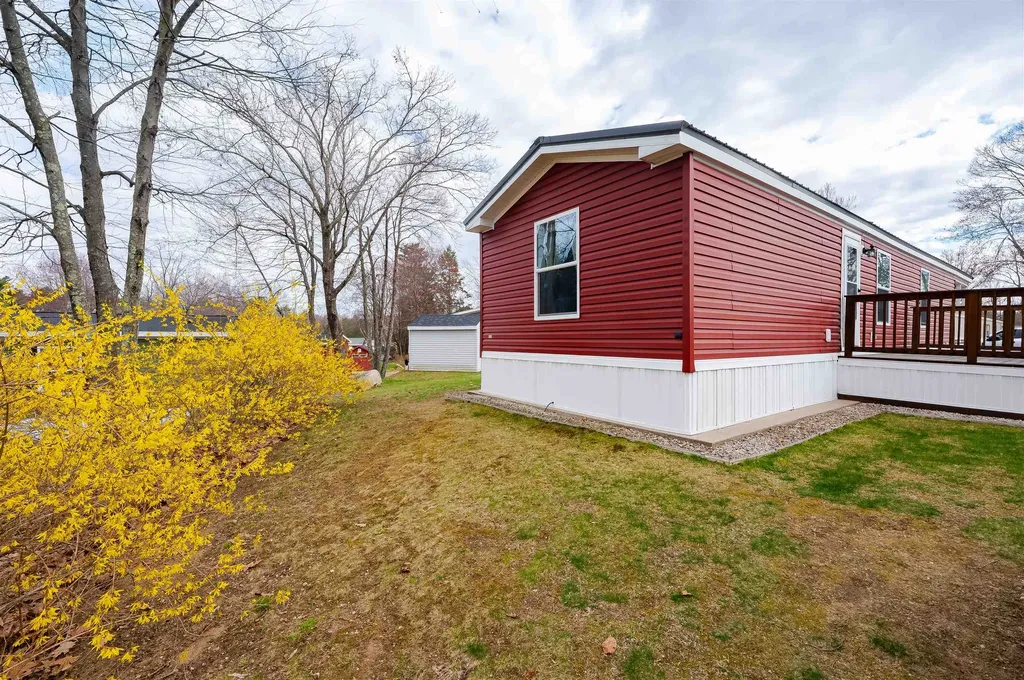 7 S Dewberry Lane Rochester NH 03867