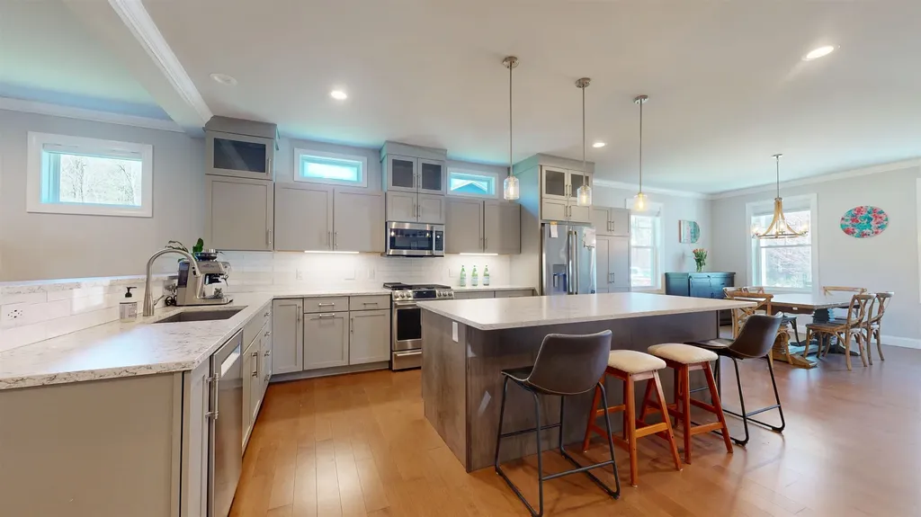 17 Jen Barry Lane Colchester VT 05446