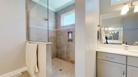 17 Jen Barry Lane Colchester VT 05446