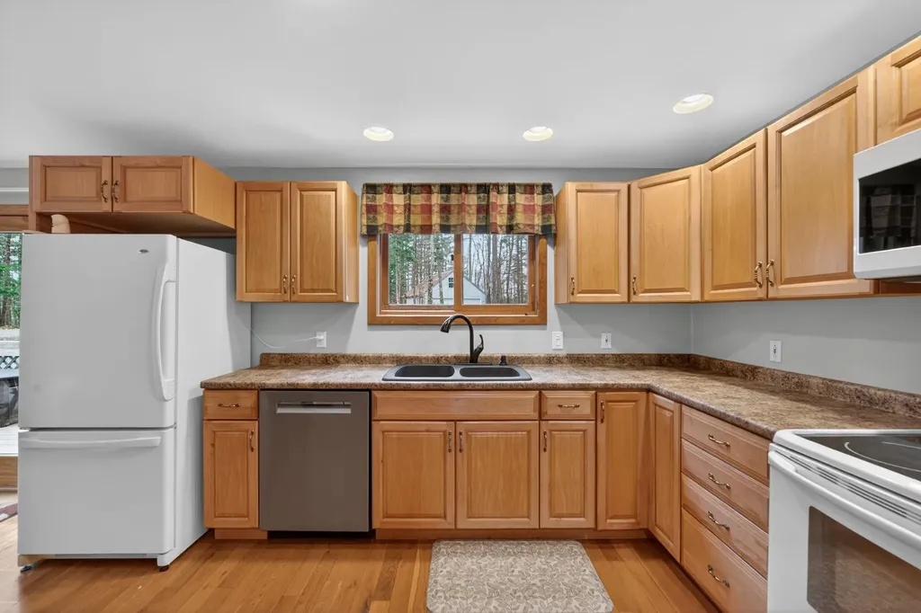 77 Anderson Road Unity NH 03773