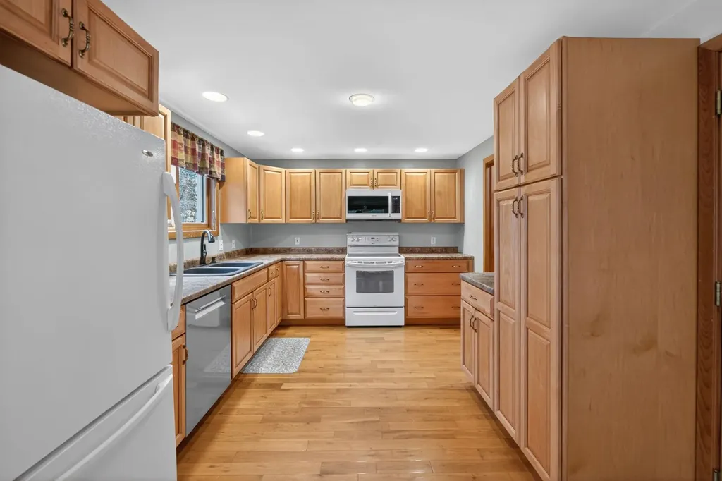 77 Anderson Road Unity NH 03773