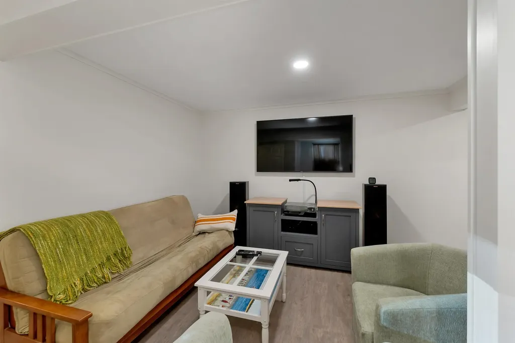 8 Leland Road Effingham NH 03882