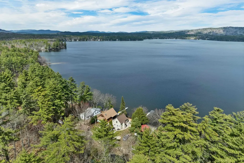 8 Leland Road Effingham NH 03882