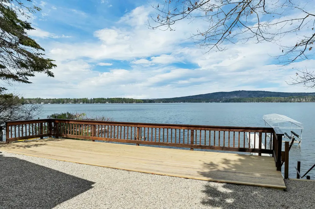 8 Leland Road Effingham NH 03882