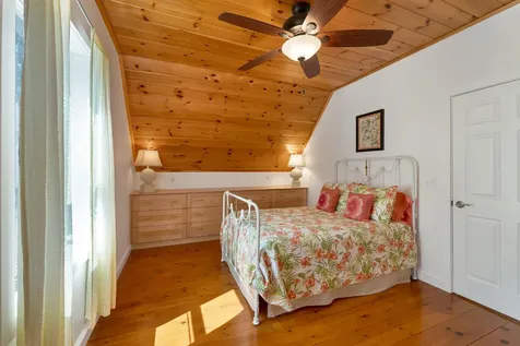 8 Leland Road Effingham NH 03882