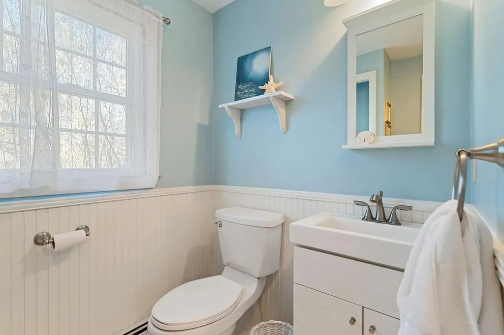 2 Shirley Lane Stratham NH 03885