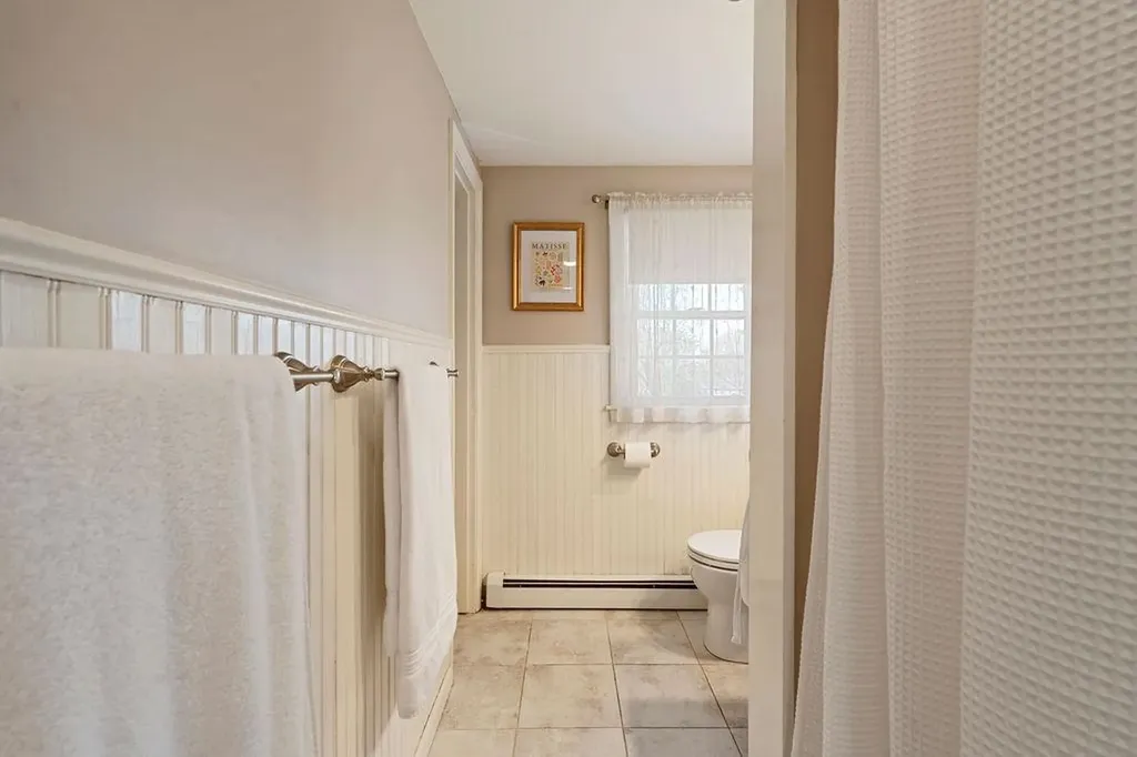 2 Shirley Lane Stratham NH 03885