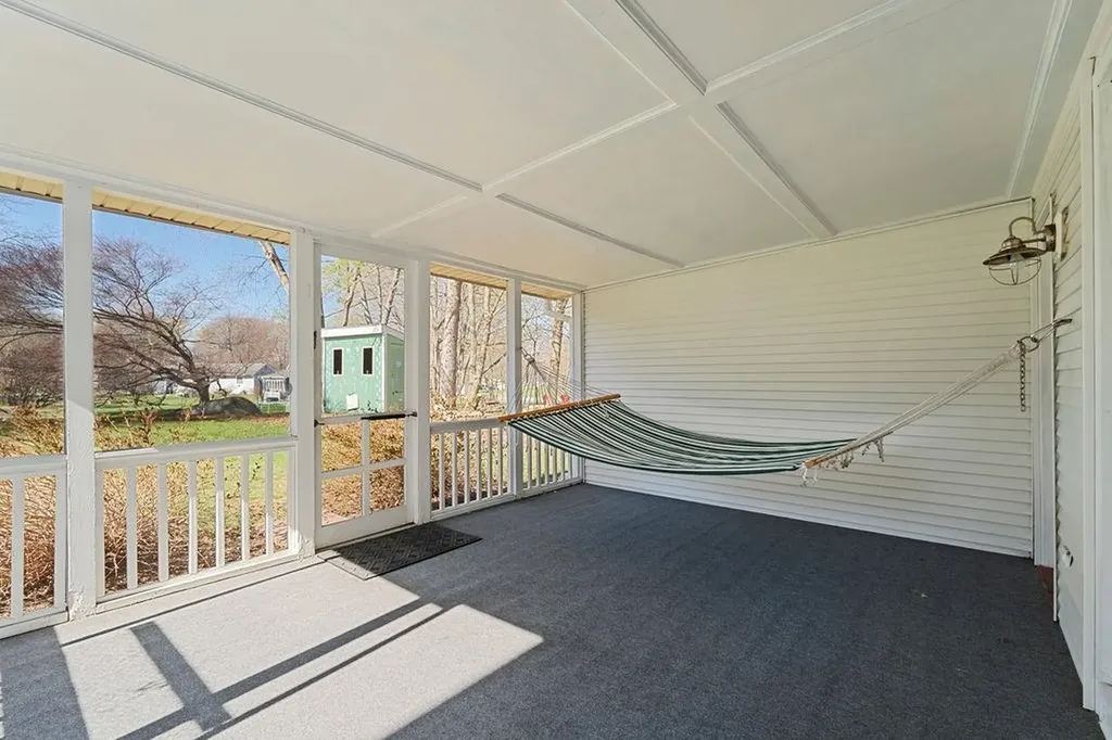 2 Shirley Lane Stratham NH 03885