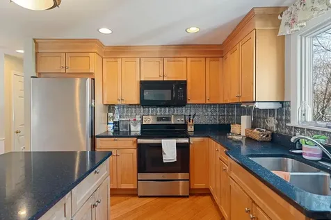 2 Shirley Lane Stratham NH 03885