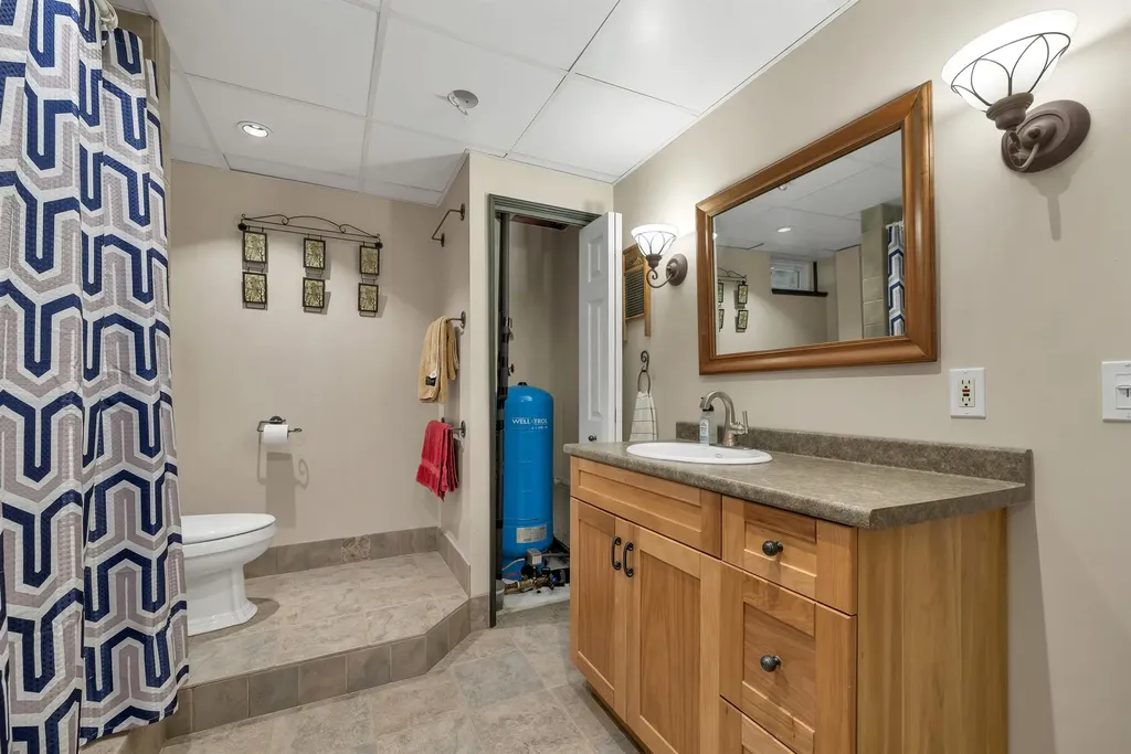 9 Fairway Drive New Hampton NH 03256