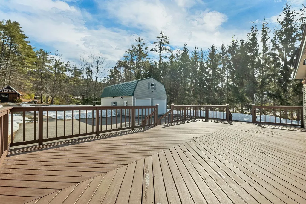 9 Fairway Drive New Hampton NH 03256