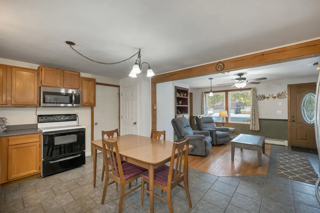 9 Fairway Drive New Hampton NH 03256