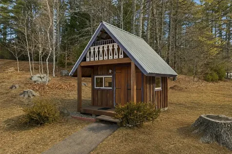 9 Fairway Drive New Hampton NH 03256