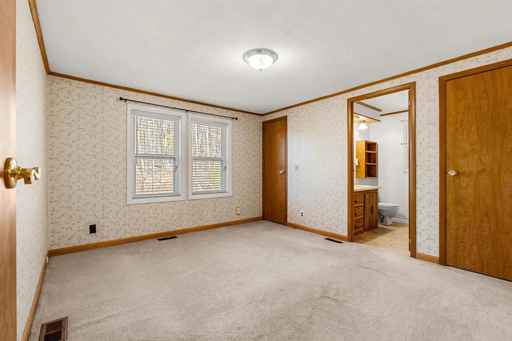 19 Kelly Court Goffstown NH 03045