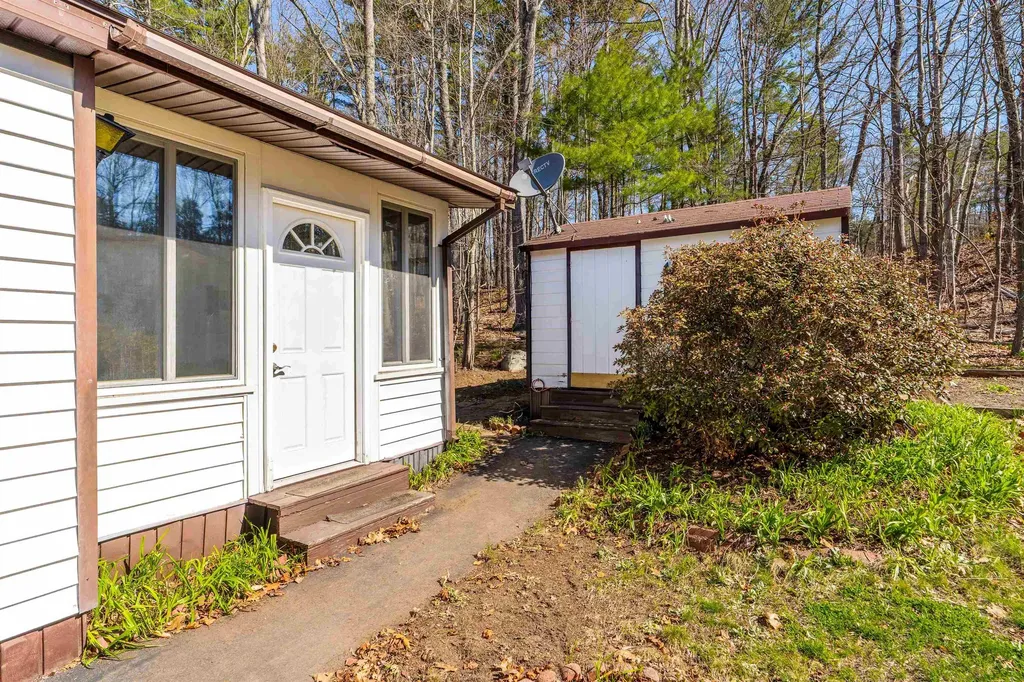 19 Kelly Court Goffstown NH 03045