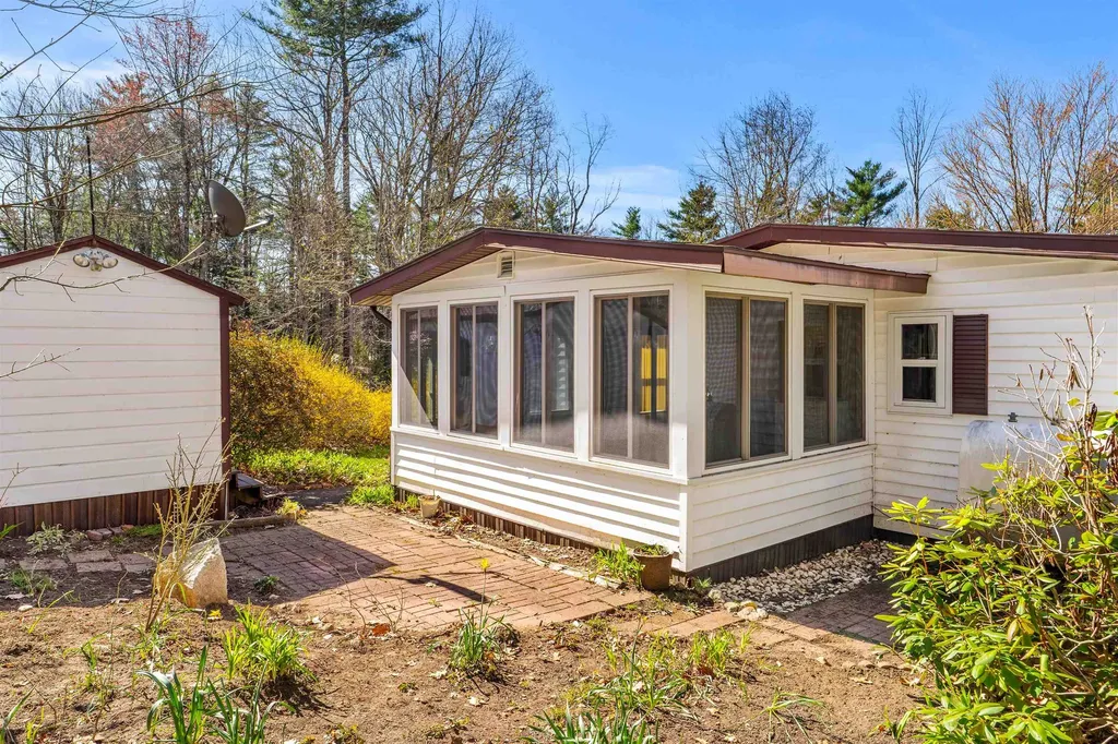 19 Kelly Court Goffstown NH 03045