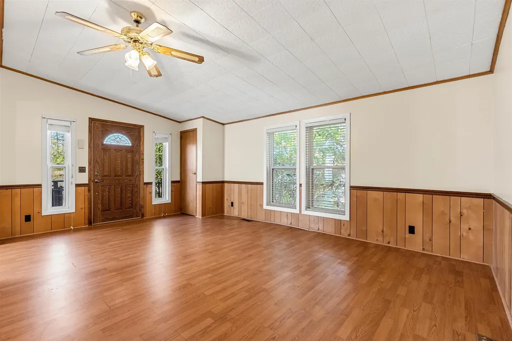 19 Kelly Court Goffstown NH 03045