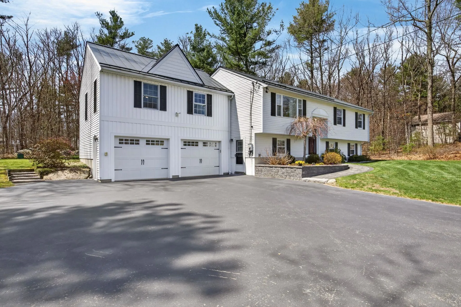 5 Maureen Lane Hudson NH 03051