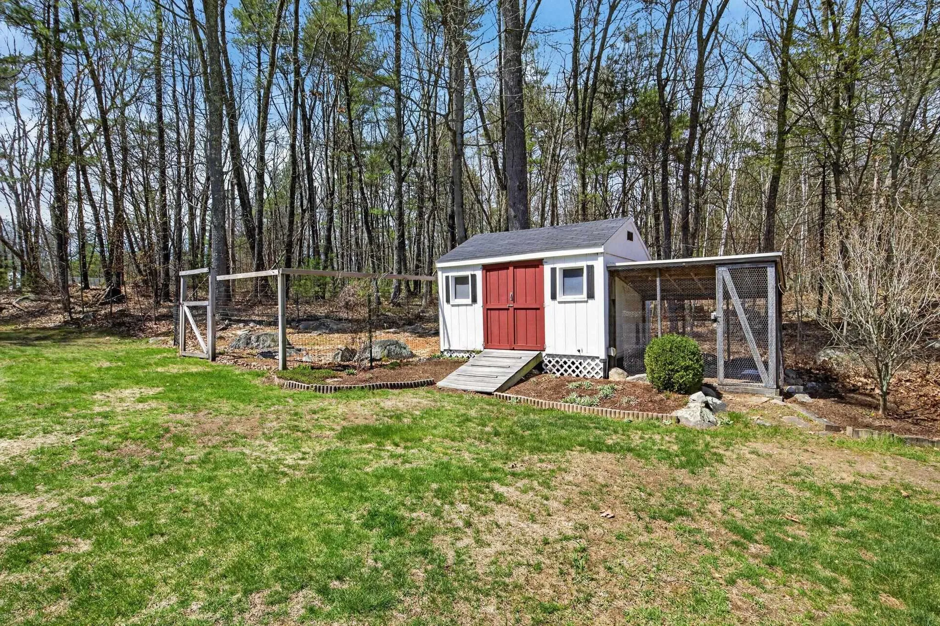 5 Maureen Lane Hudson NH 03051