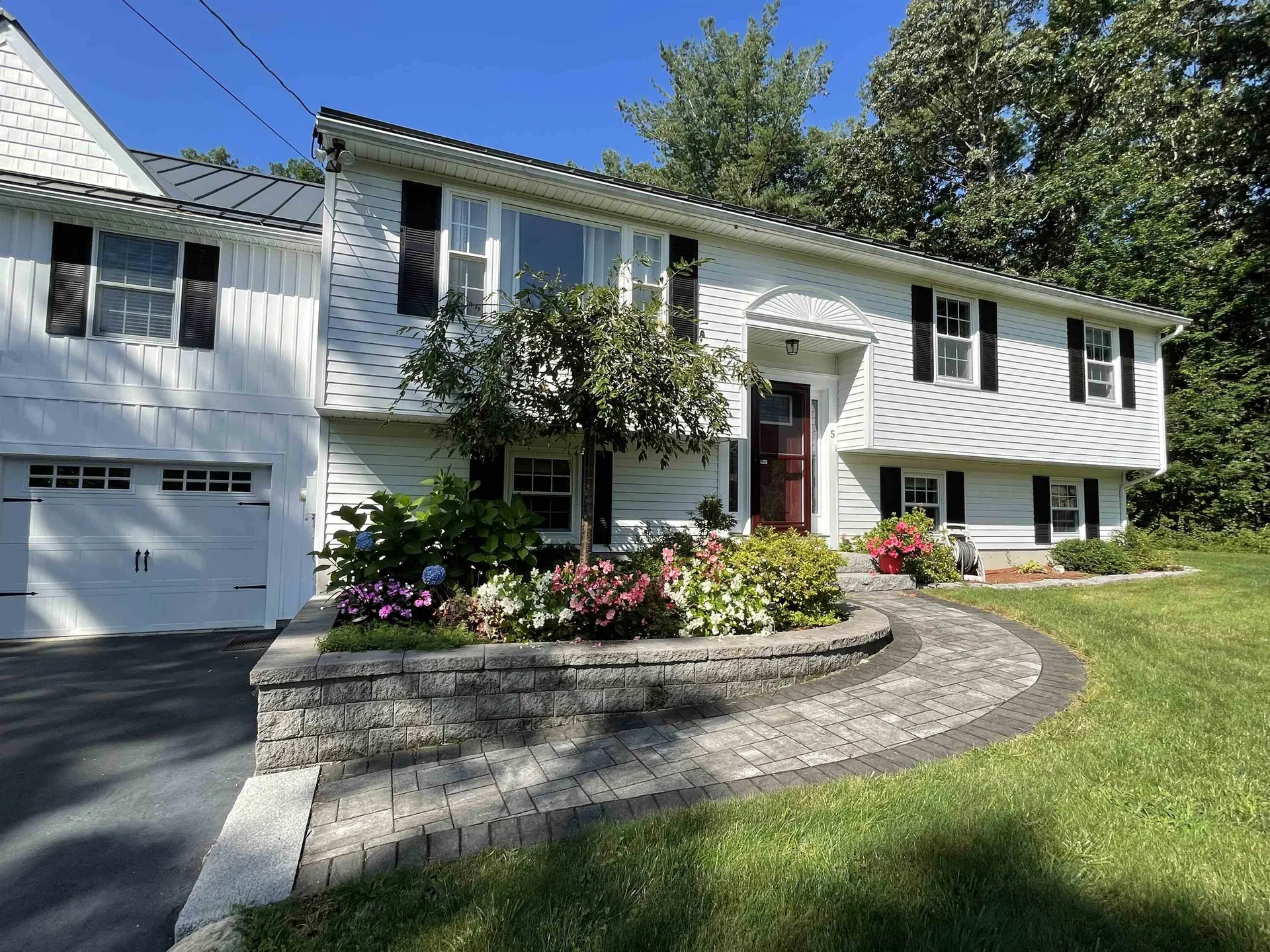 5 Maureen Lane Hudson NH 03051