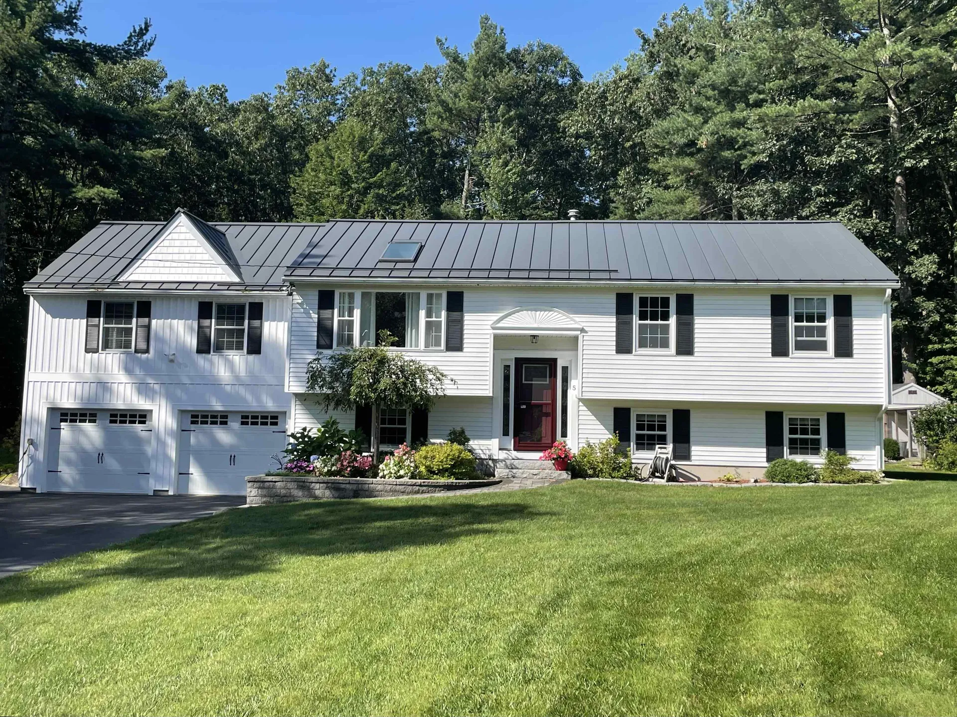 5 Maureen Lane Hudson NH 03051