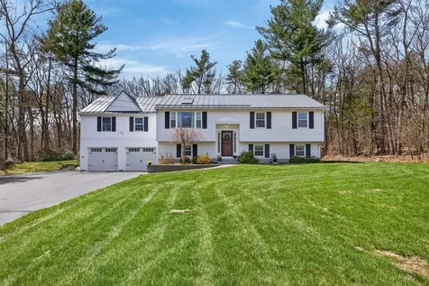 5 Maureen Lane Hudson NH 03051