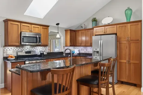 5 Maureen Lane Hudson NH 03051