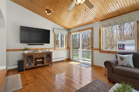 5 Maureen Lane Hudson NH 03051