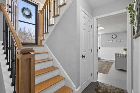 5 Maureen Lane Hudson NH 03051