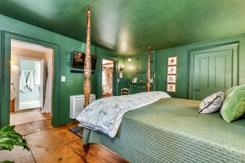 5 Trask Mountain Road Wolfeboro NH 03894
