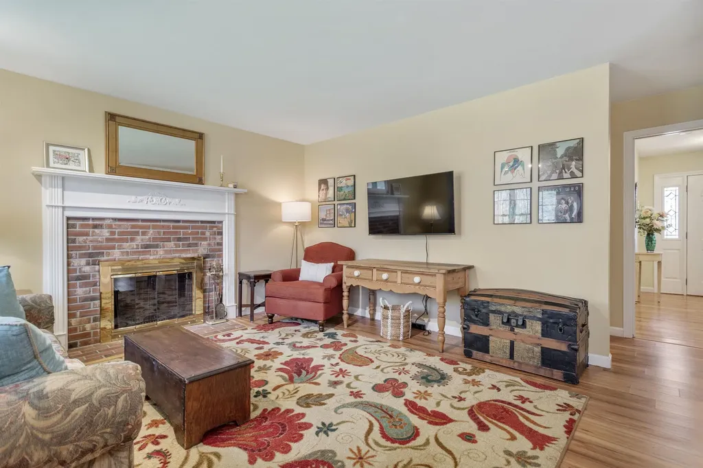 38 Mcintosh Way Greenland NH 03840