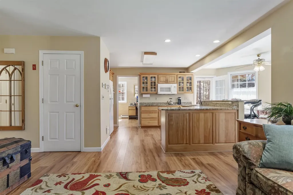 38 Mcintosh Way Greenland NH 03840