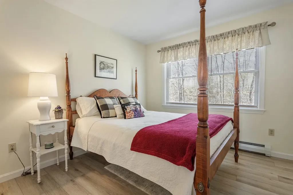 38 Mcintosh Way Greenland NH 03840