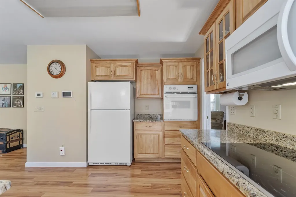 38 Mcintosh Way Greenland NH 03840